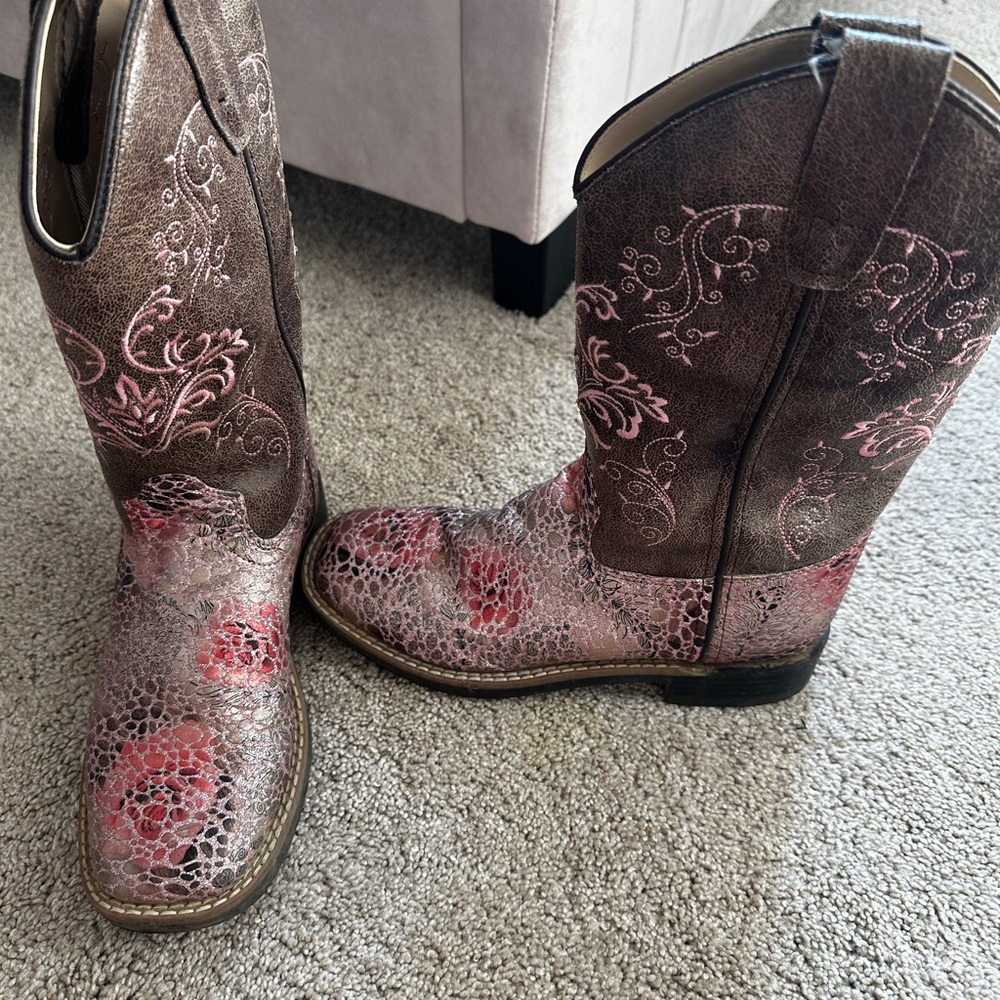 Ariat Kids Boots - Brown and Pink Patterned